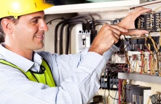 How To Get Best Electrician Training