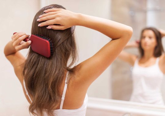 Know The Causes Of Dandruff And Prevent It