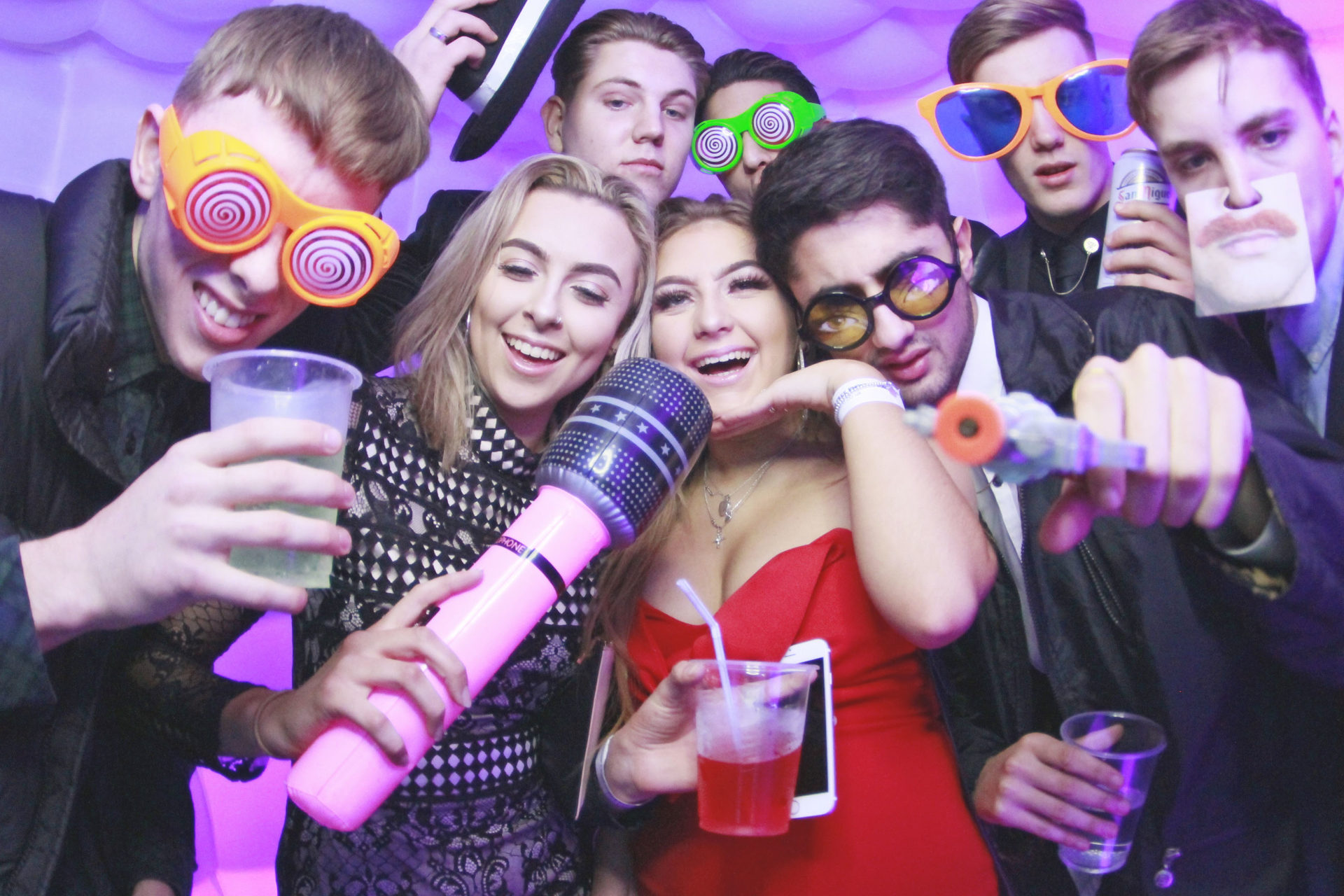 How To Earning Big Money With Photo Booth Hire Service?
