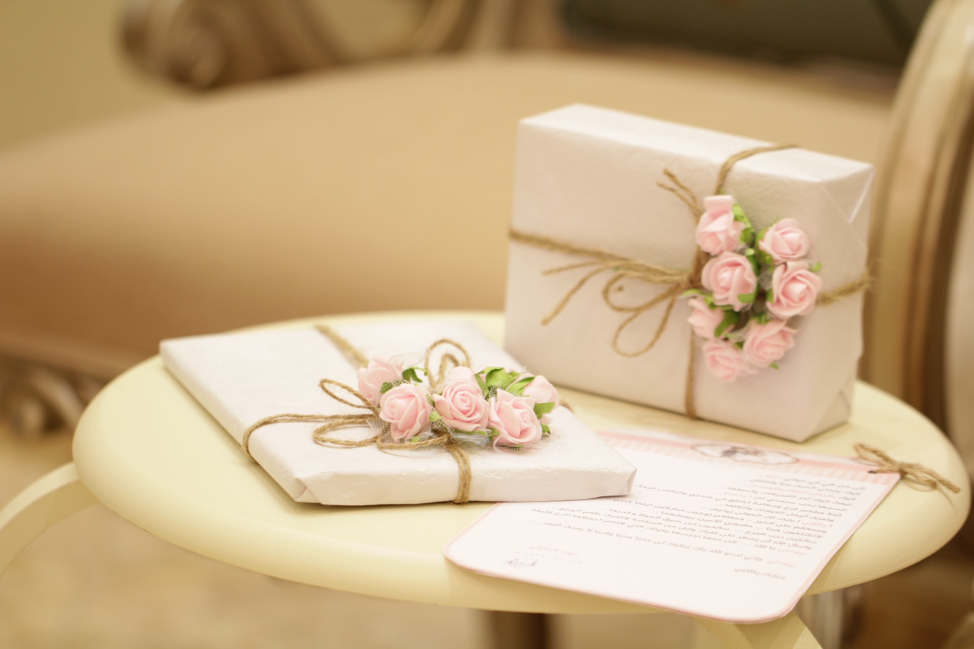 3 Important Factors To Consider When Choosing Gifts For Someone
