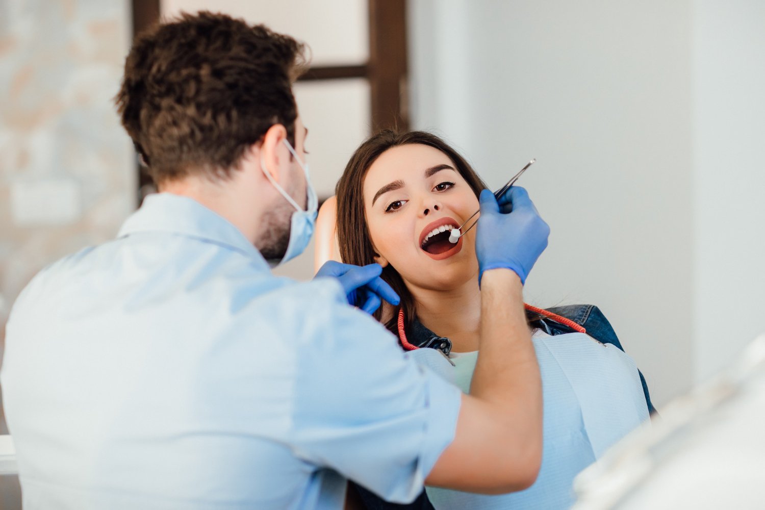 Key Factors To Consider When Selecting A Dentist