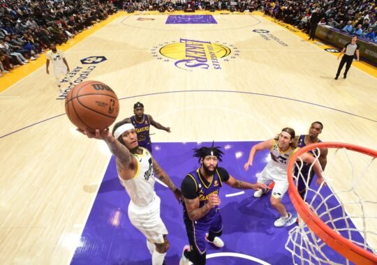 Match Player Statues: Utah Jazz Versus Lakers