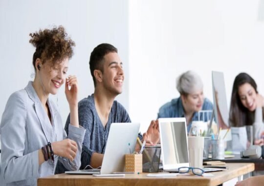 Why Employee Recognition Builds a Better Workplace
