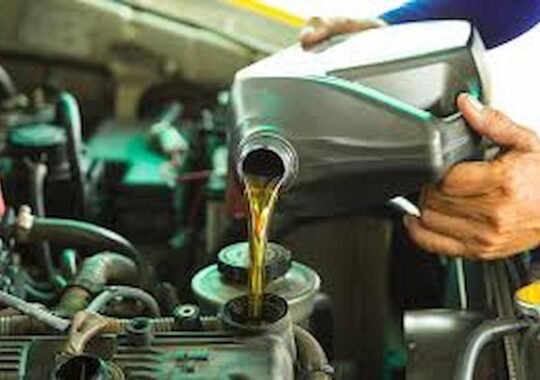 How Regular Oil Change Services Keep Your Engine Performing At Its Best
