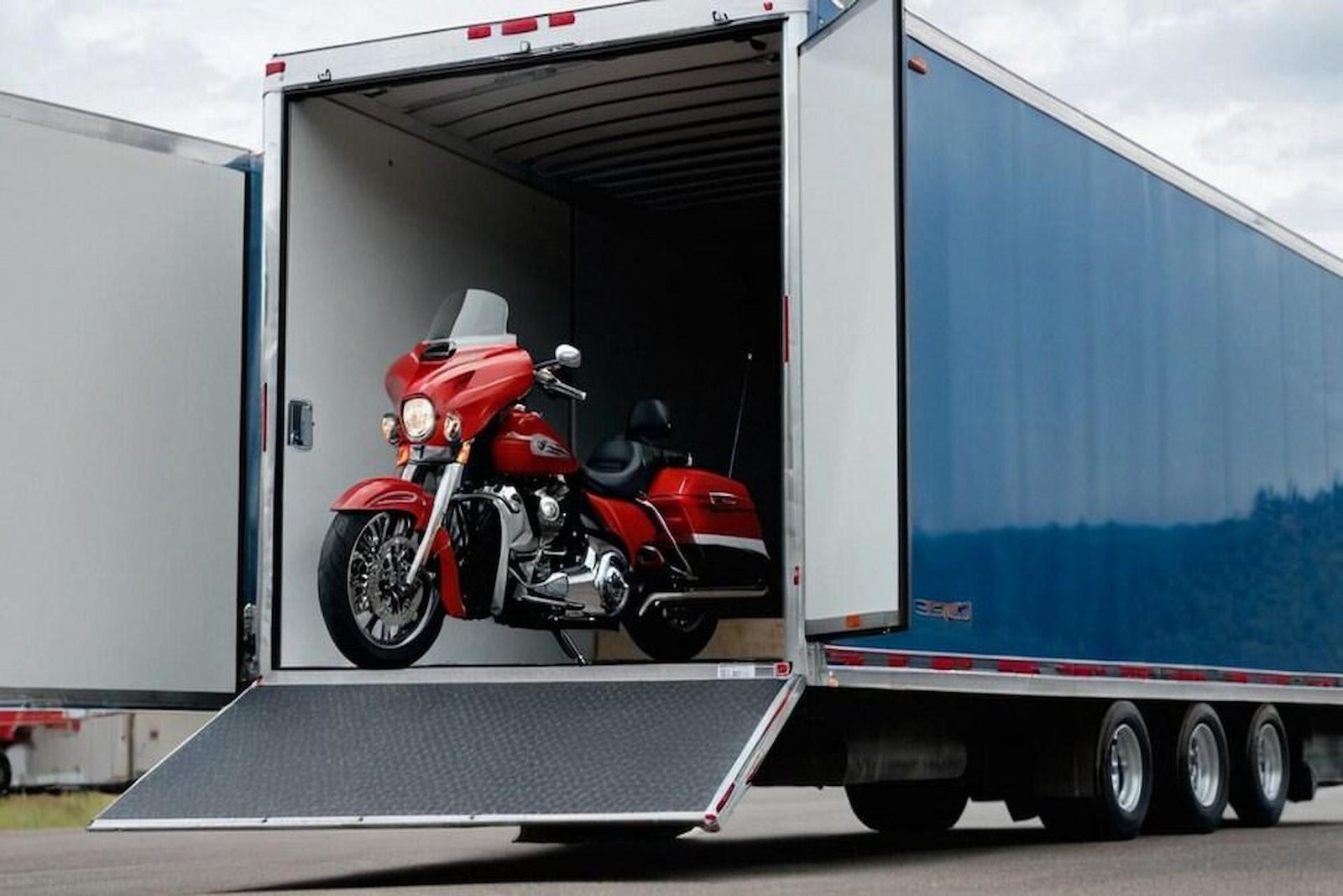 Why Choosing Enclosed Transport Is Key for Motorcycle Shipping Safety  