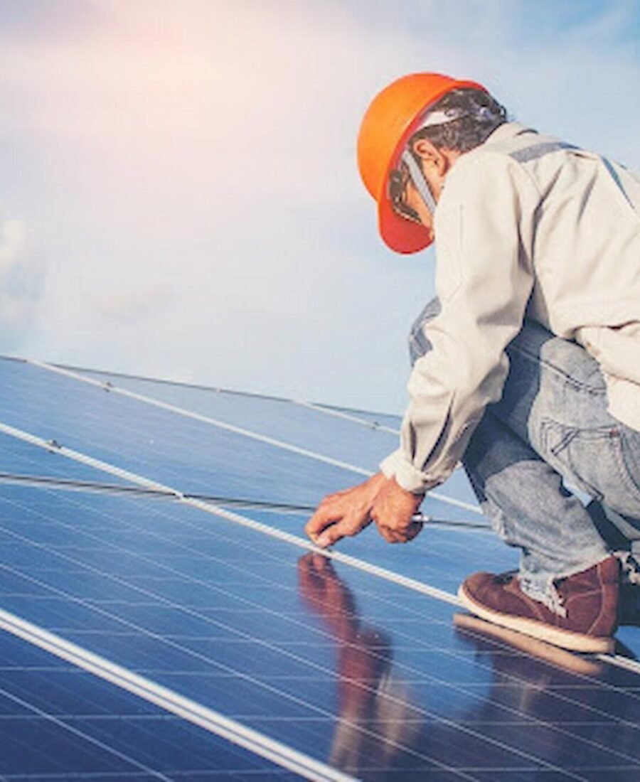 Understanding Solar Roofing: Benefits & Considerations for Homeowners