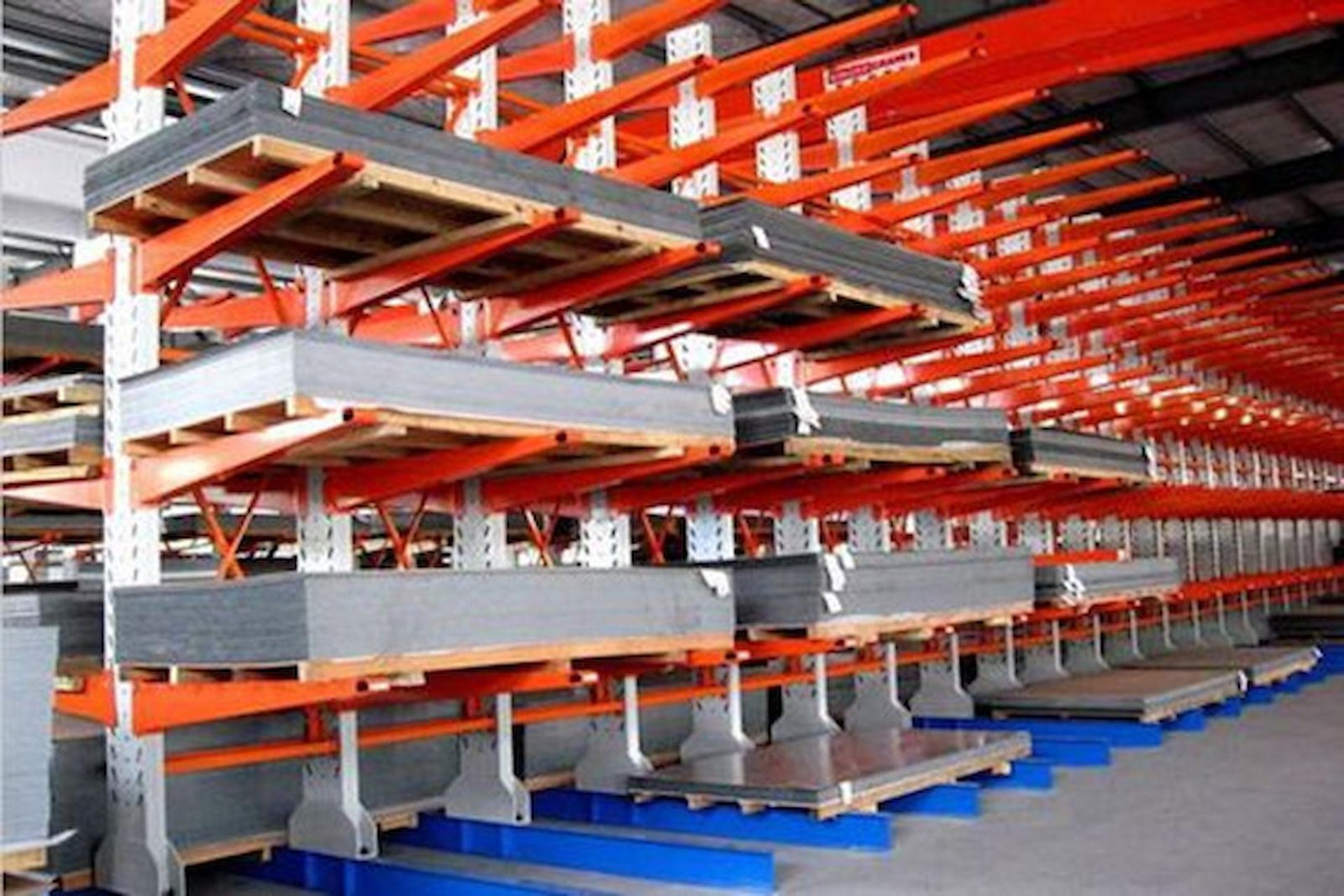 What Types of Materials Can You Store on a Cantilever Rack?