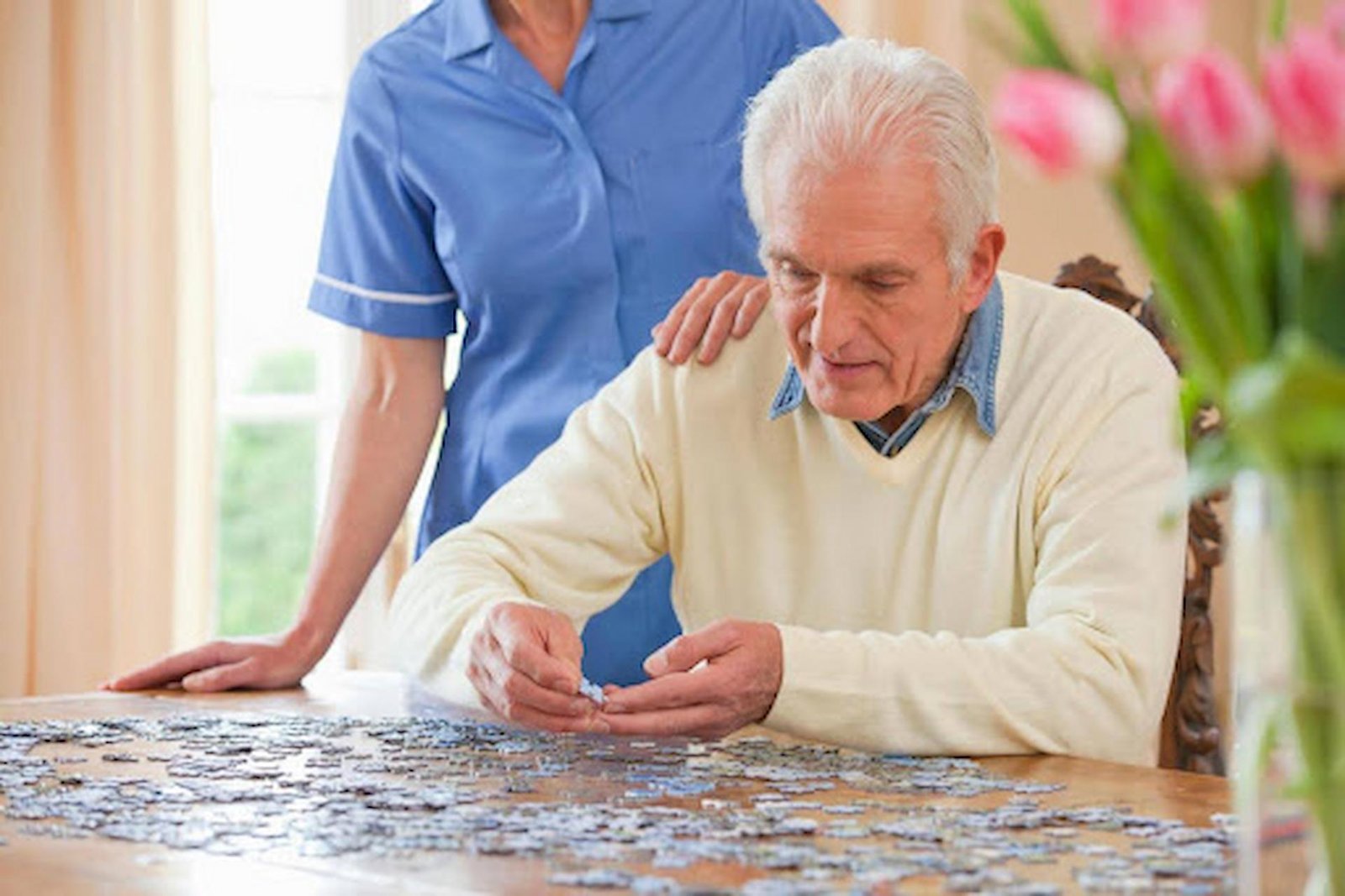 4 Tips to Choose the Best Memory Care Solutions for Seniors