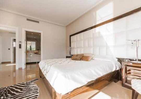 Sophisticated Living Starts in a Luxury Apartment