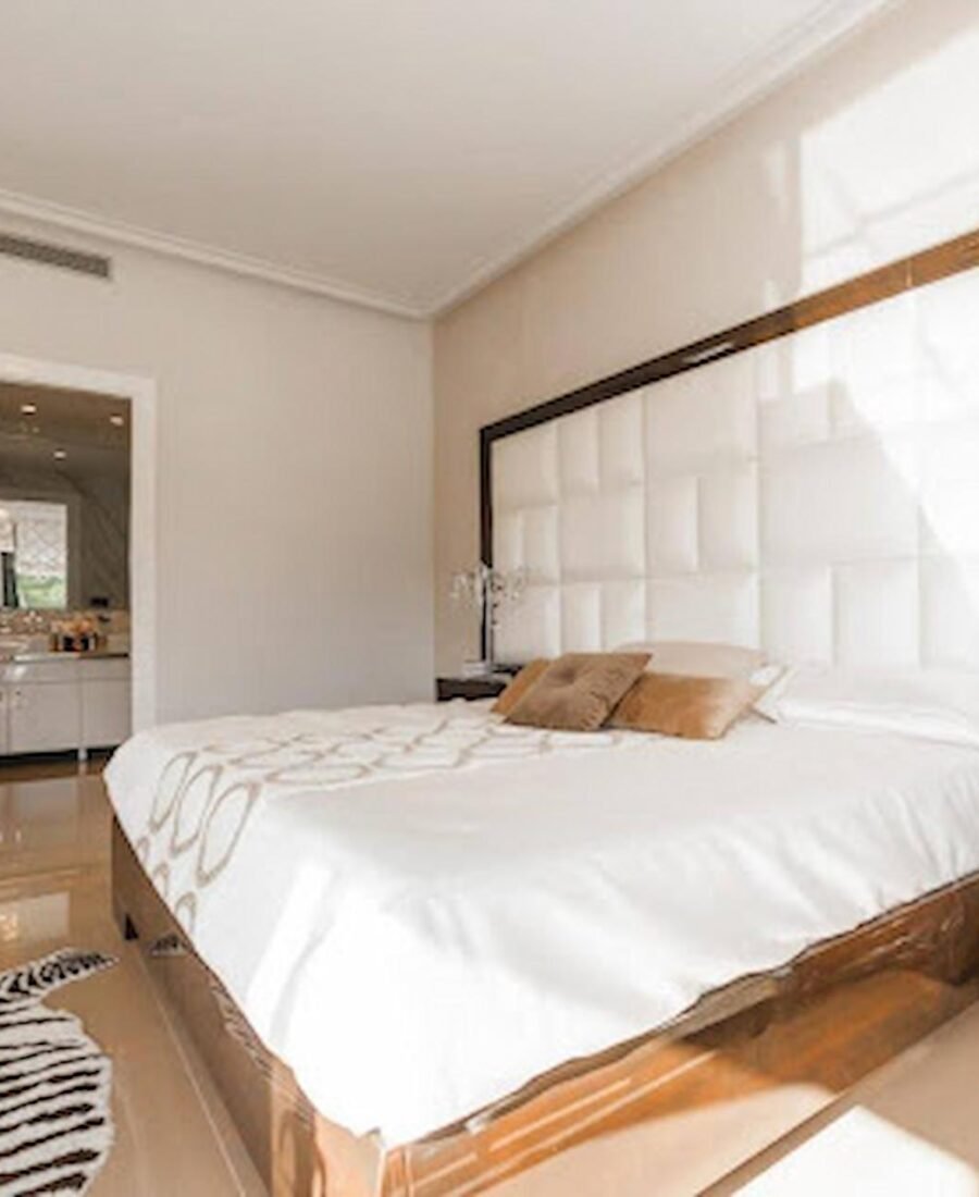 Sophisticated Living Starts in a Luxury Apartment