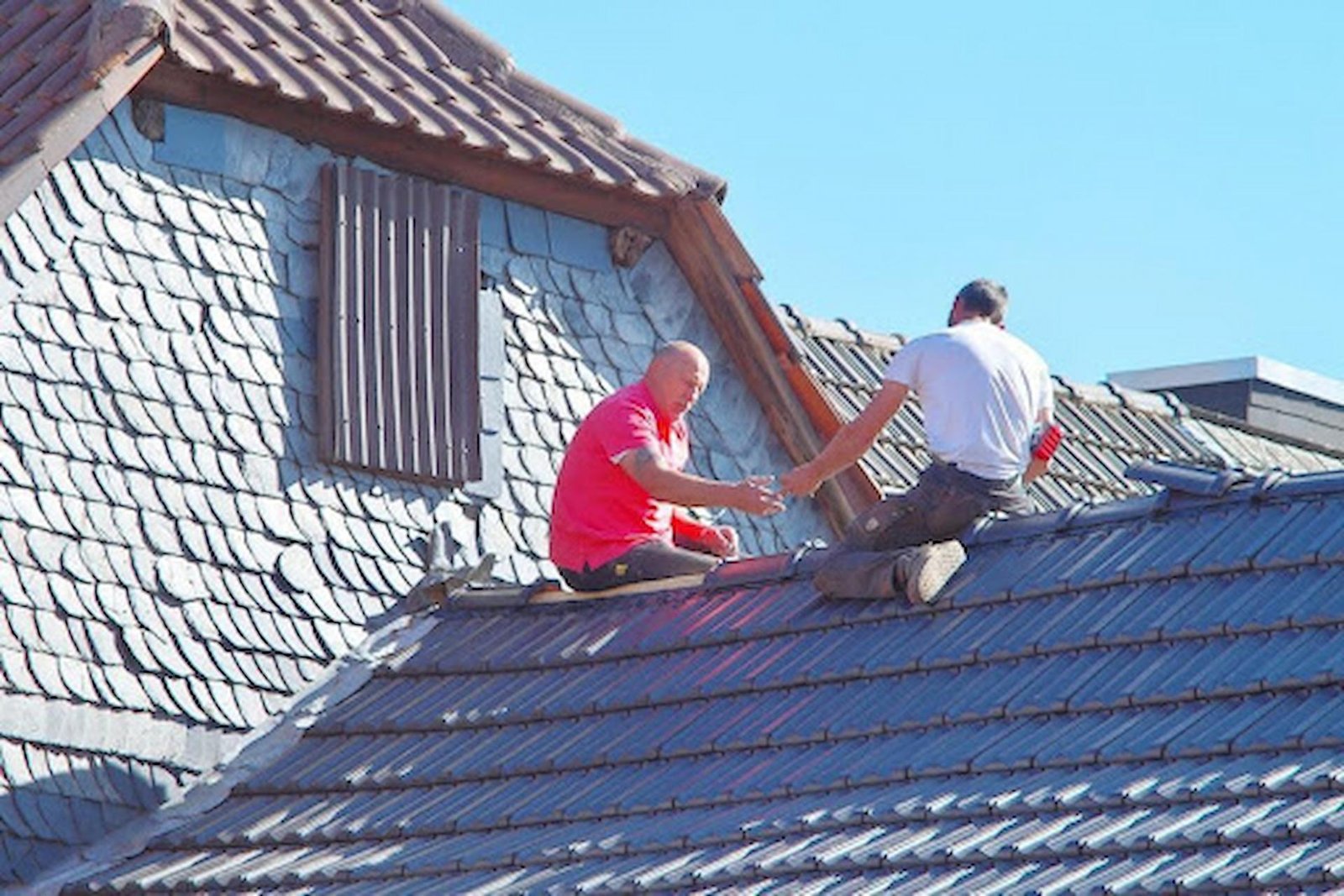Professional Roofing Contractors Providing Expert Replacement Solutions