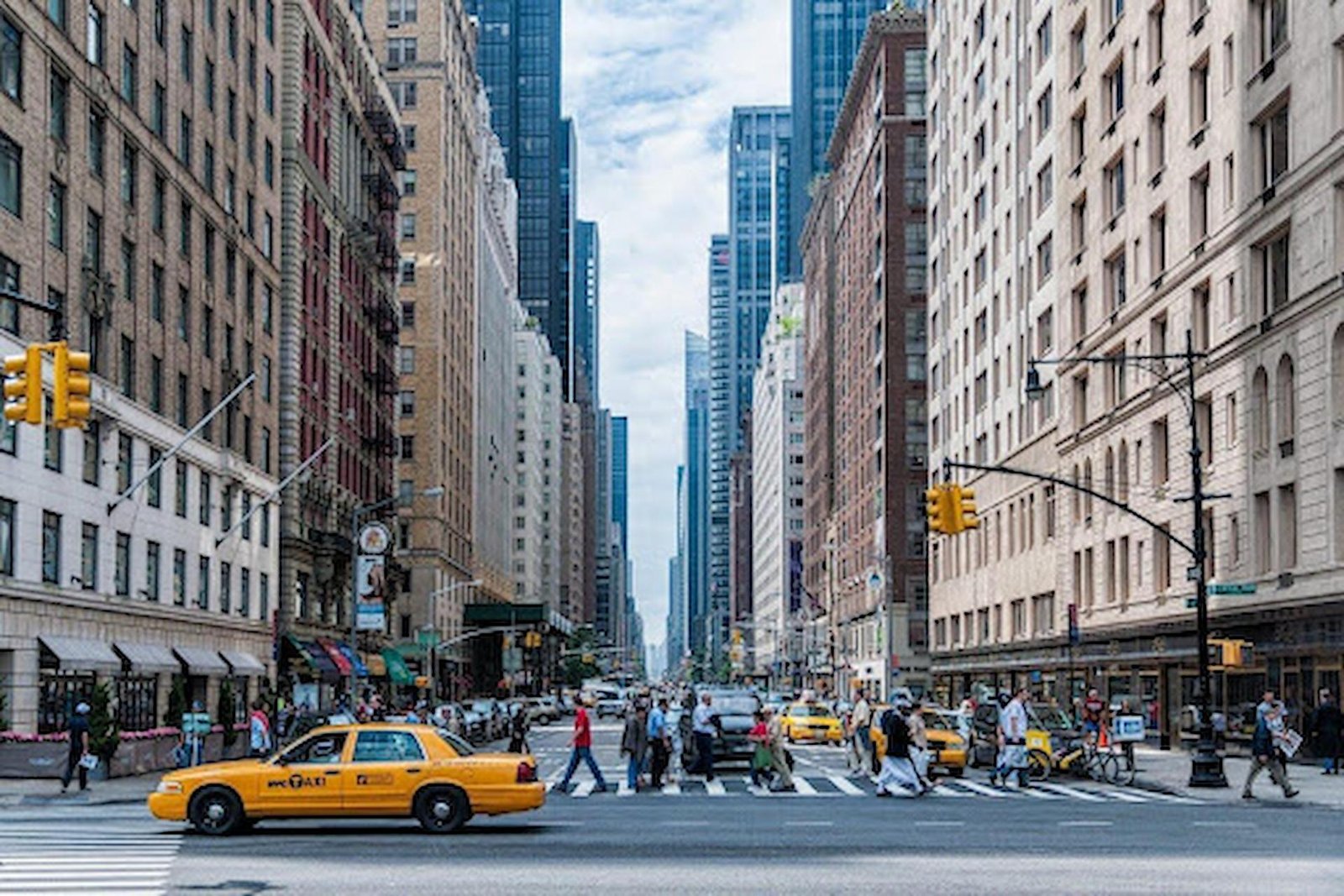 Uncover Hidden Gems with Expert-Led City Tours