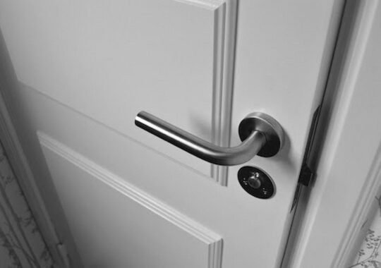 Expert Residential Locksmith Services for Home Lock Installation