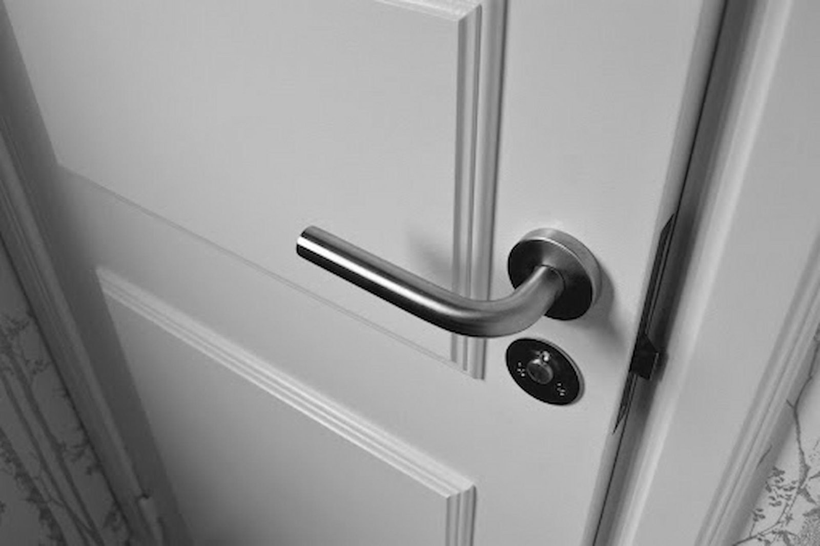 Expert Residential Locksmith Services for Home Lock Installation