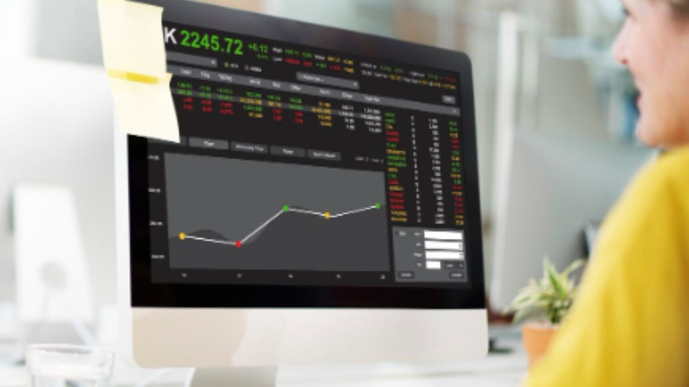 4 Ways Trading Can Help You Earn Extra Income