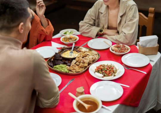 Bjudlunch: The Craft of Organizing a Companion Lunch