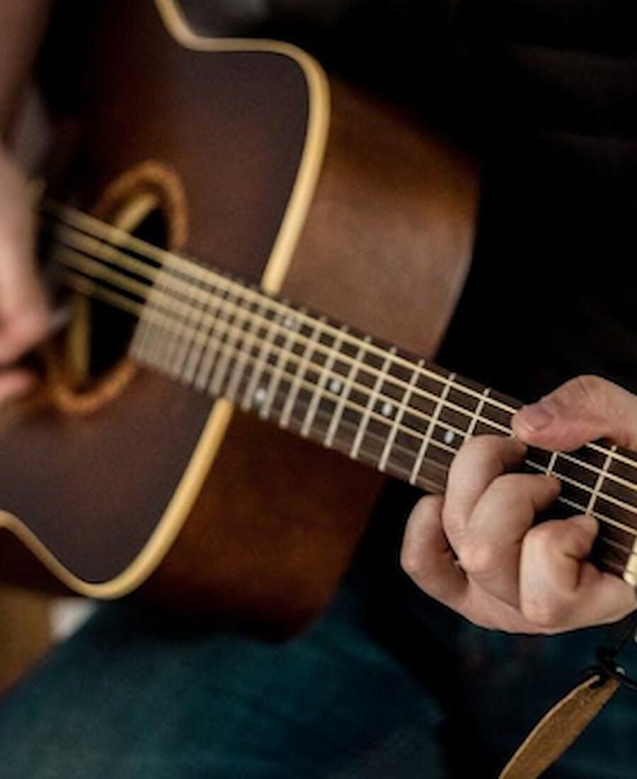 Unlock Retro Tones With a Compact Analog Synth Guitar Pedal