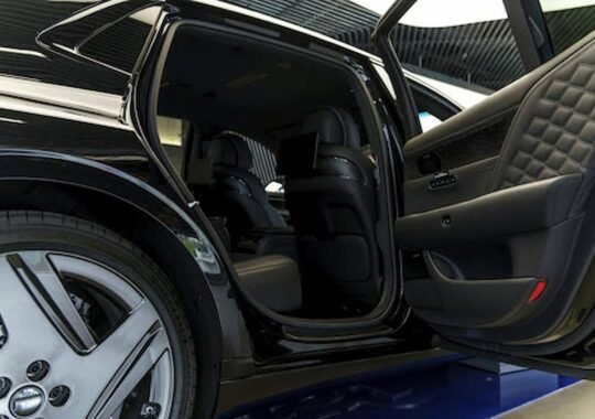 Road Royalty: Experience the Best in High-End Car Adventures