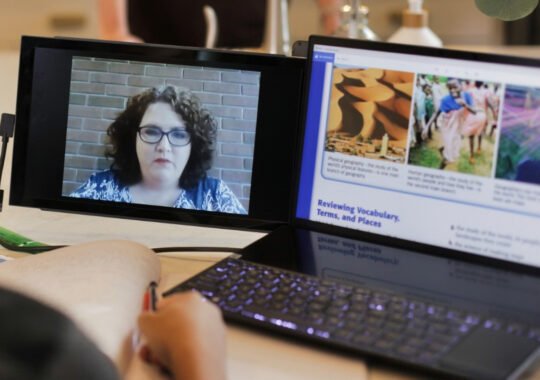 Top Features to Look for in a Portable Monitor for Business Use