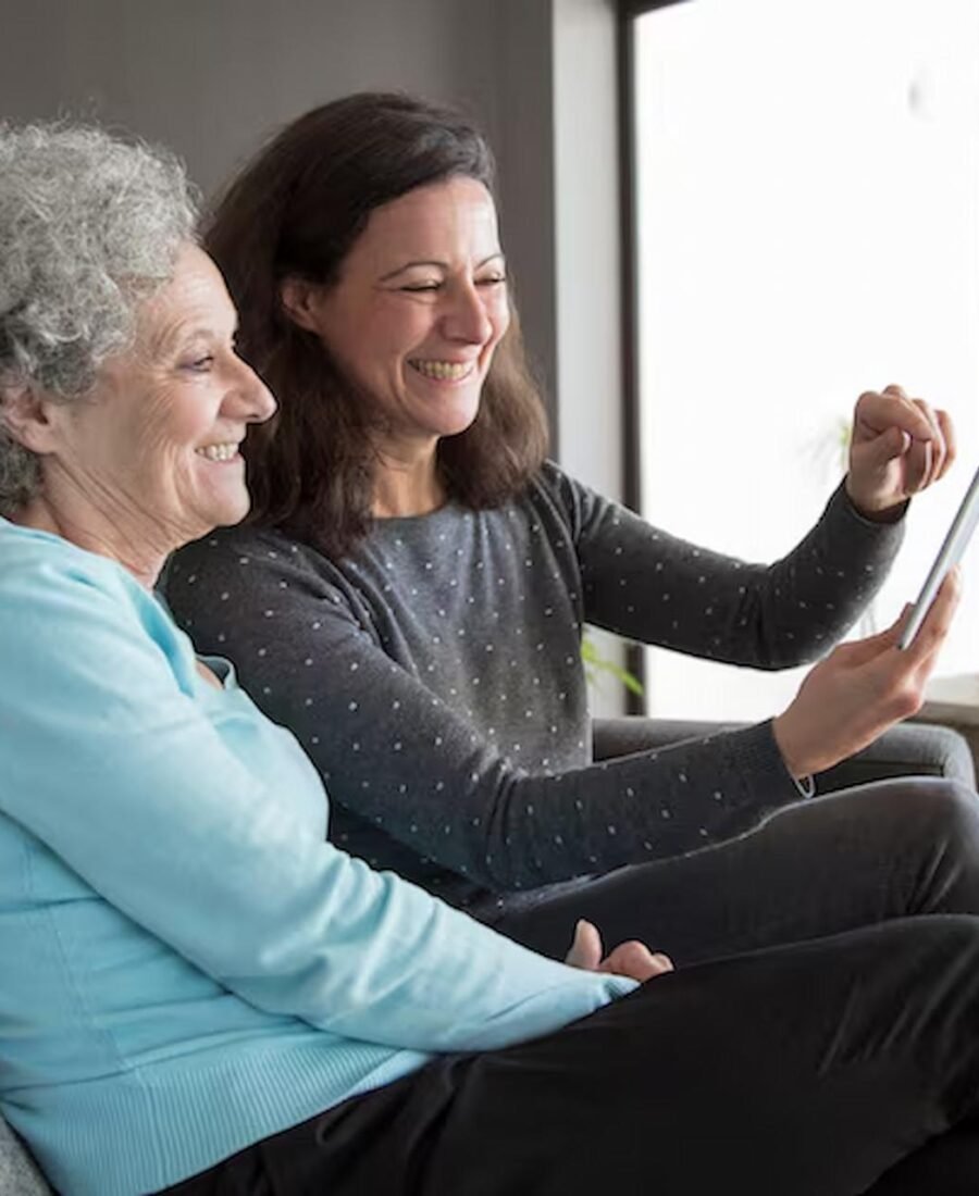 How Families Can Stay Involved in a Loved One’s Care After a Care Home Move