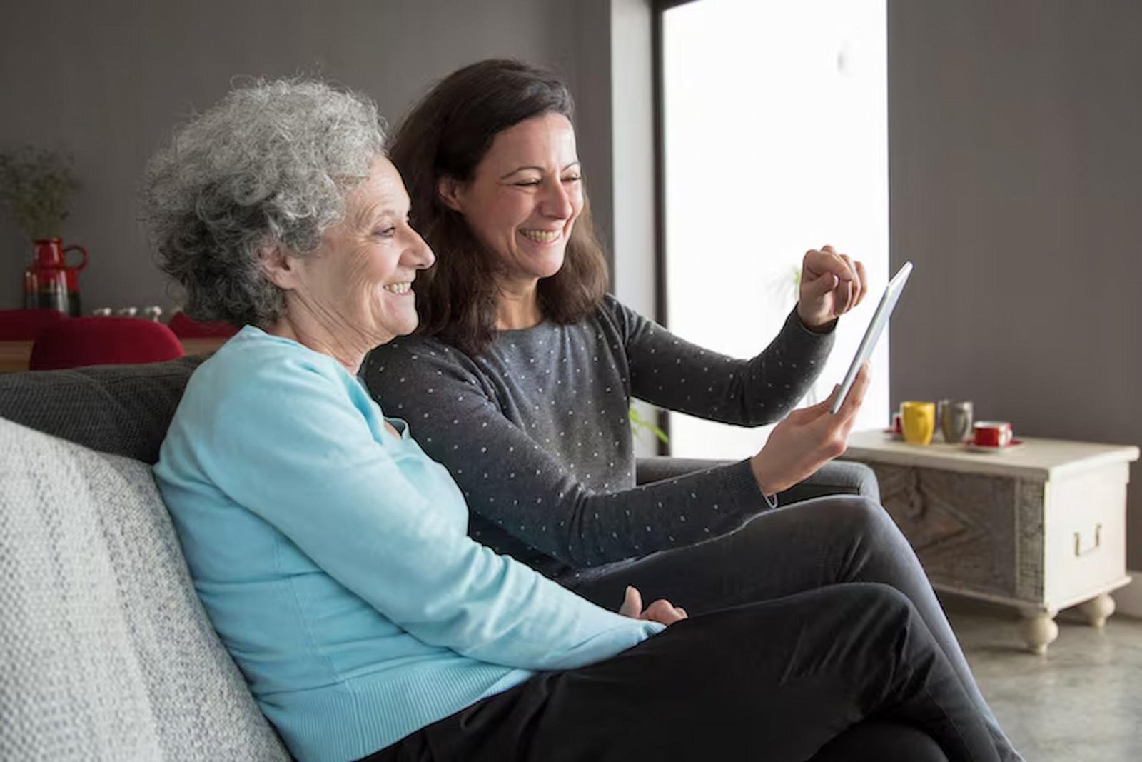 How Families Can Stay Involved in a Loved One’s Care After a Care Home Move