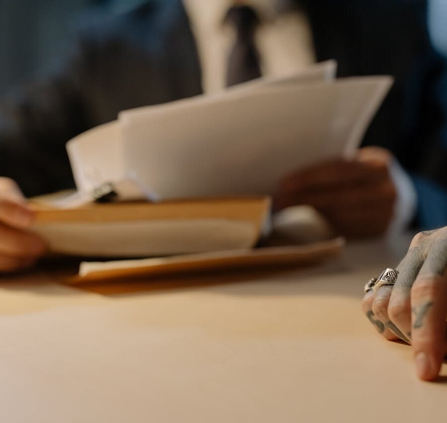 The Difference Between An Insurance Adjuster and a Legal Advocate
