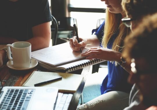 Practical Ways to Build a Stronger Competitive Edge in Crowded Markets