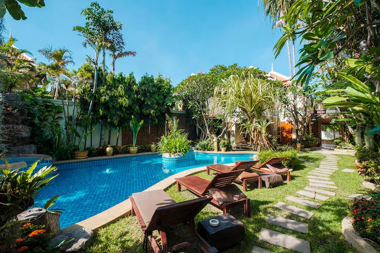 Sustainable Landscaping Ideas for Backyard Pool Areas