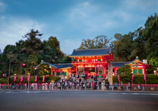 Top Historical Attractions and Cultural Experiences to Enjoy in China and Japan