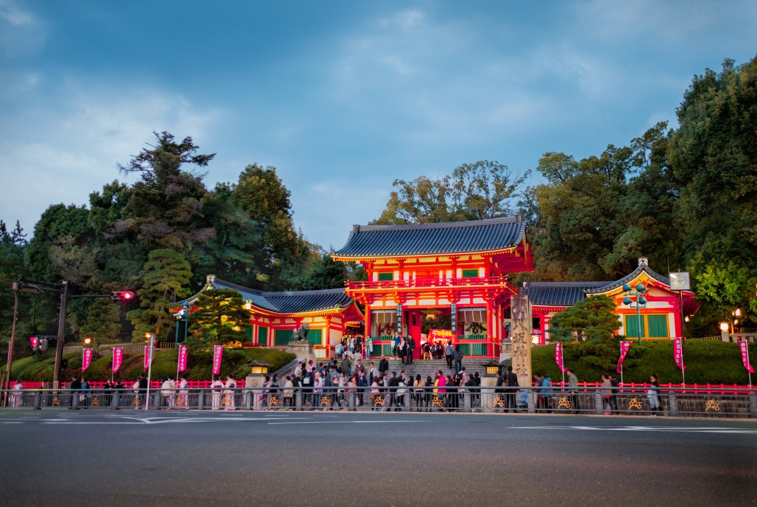 Top Historical Attractions and Cultural Experiences to Enjoy in China and Japan