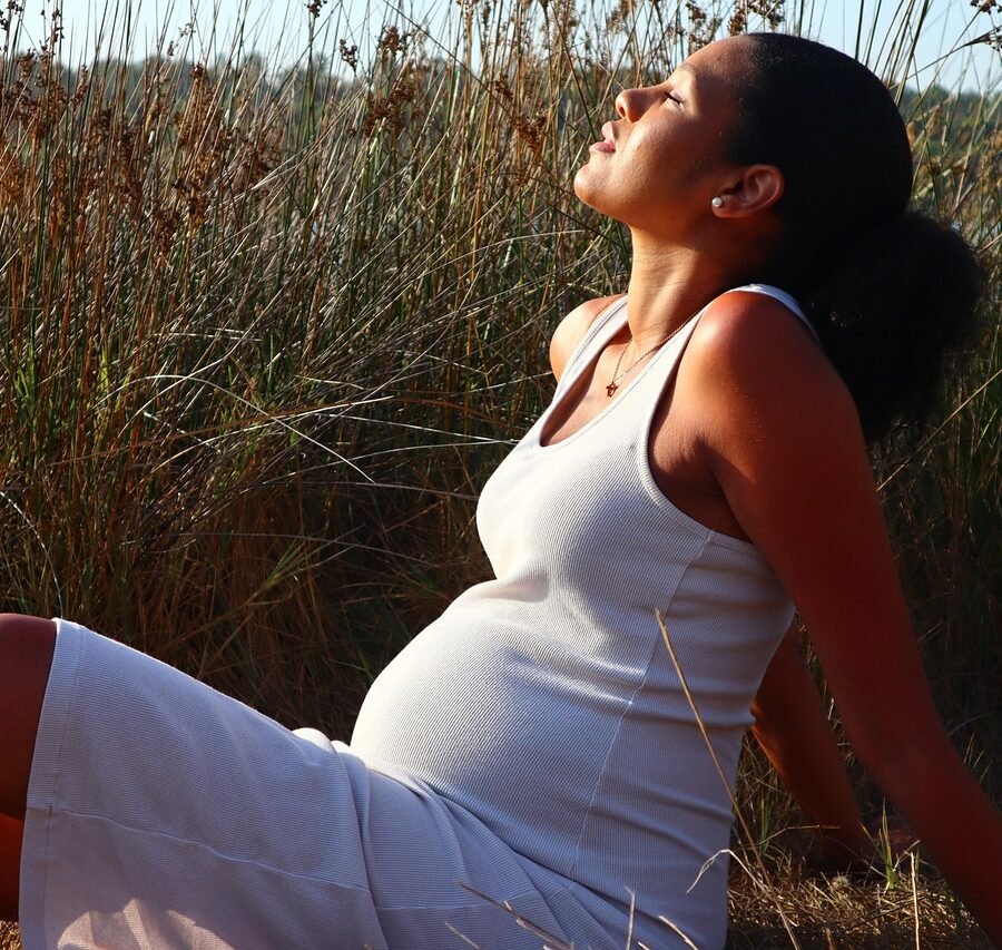 Pampering Ideas That Help Expecting Mothers Slow Down and Recharge