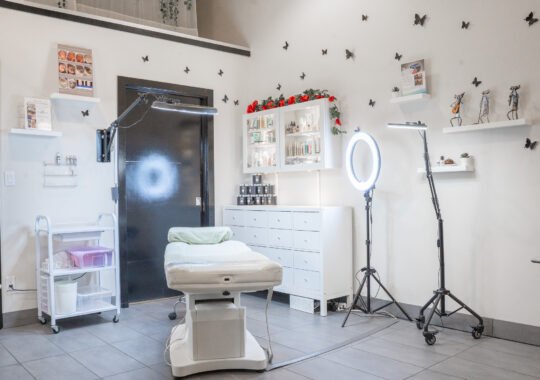 Beyond the Surface: Why Targeted Skin Needling is the Key to True Scar and Stretch Mark Revision