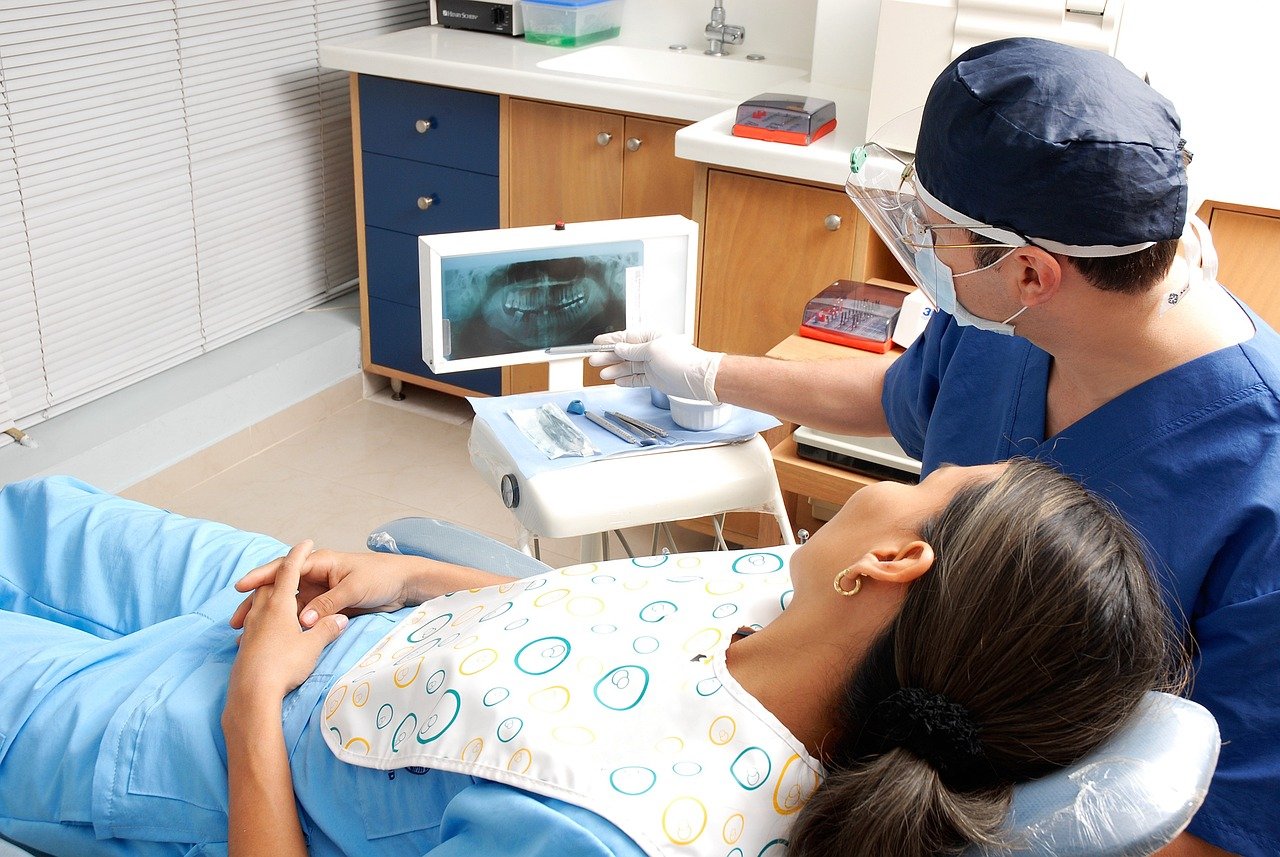 Easy Ways To Help Your Teen Feel Good About Braces