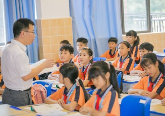 Is Elementary Teaching the Right Career for You?