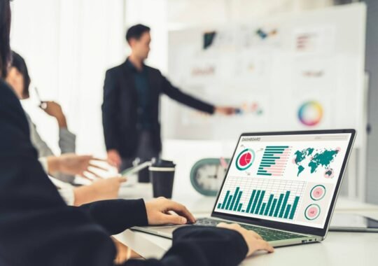 Harnessing Data-Driven Marketing: How Analytics and AI Transform Business Strategy