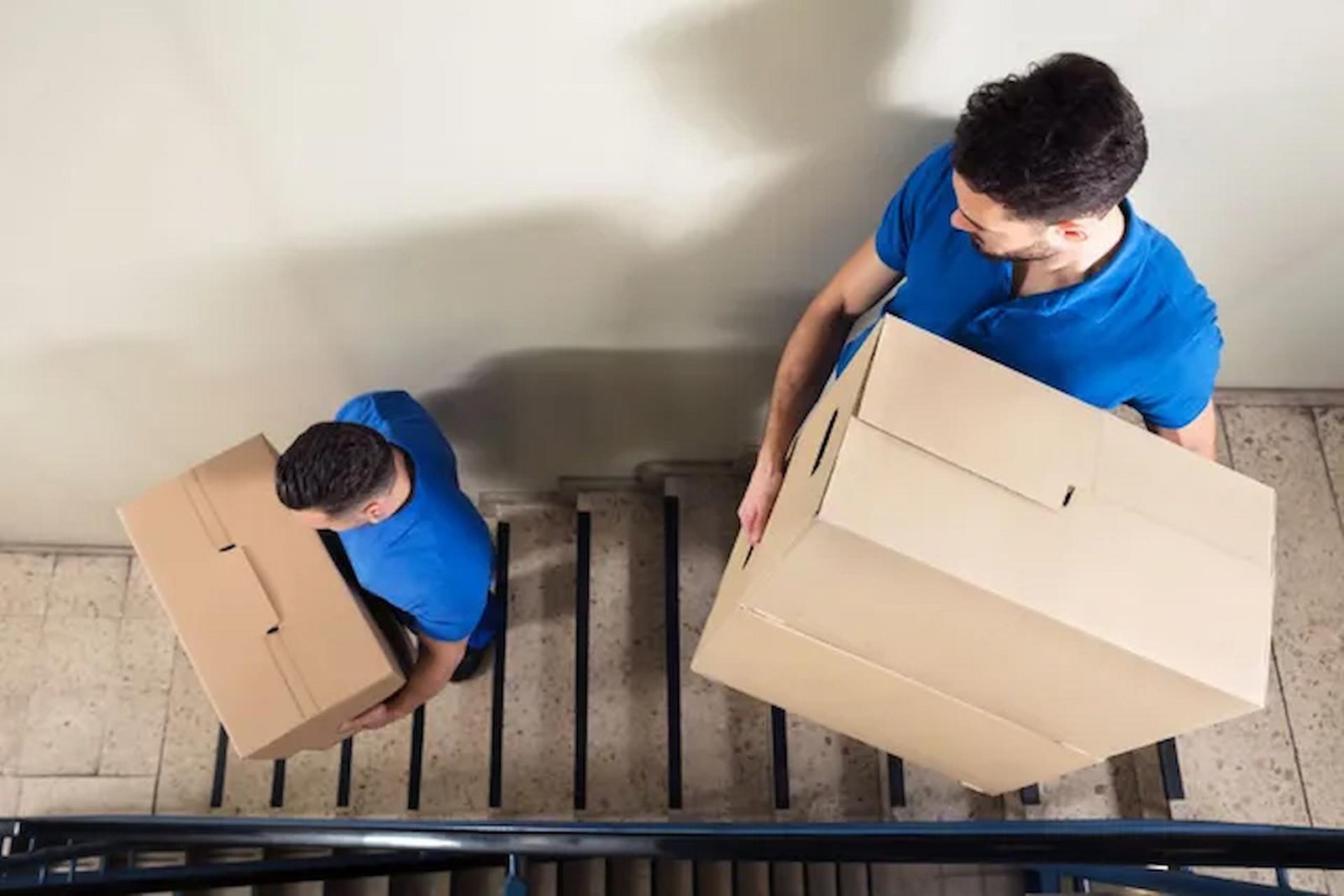 Comprehensive Moving Services Versus a Do-It-Yourself Approach for Families