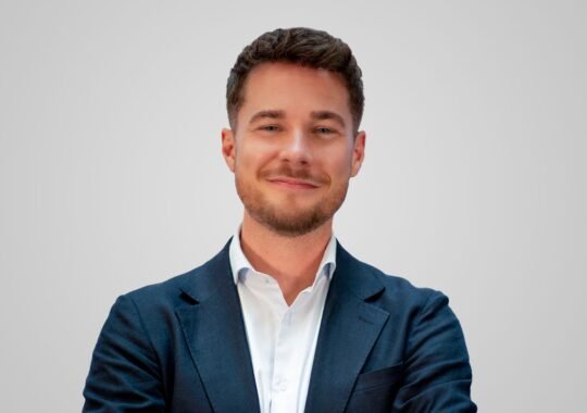 Alex Armstrong GB News: Life, Career, and TV Ascent