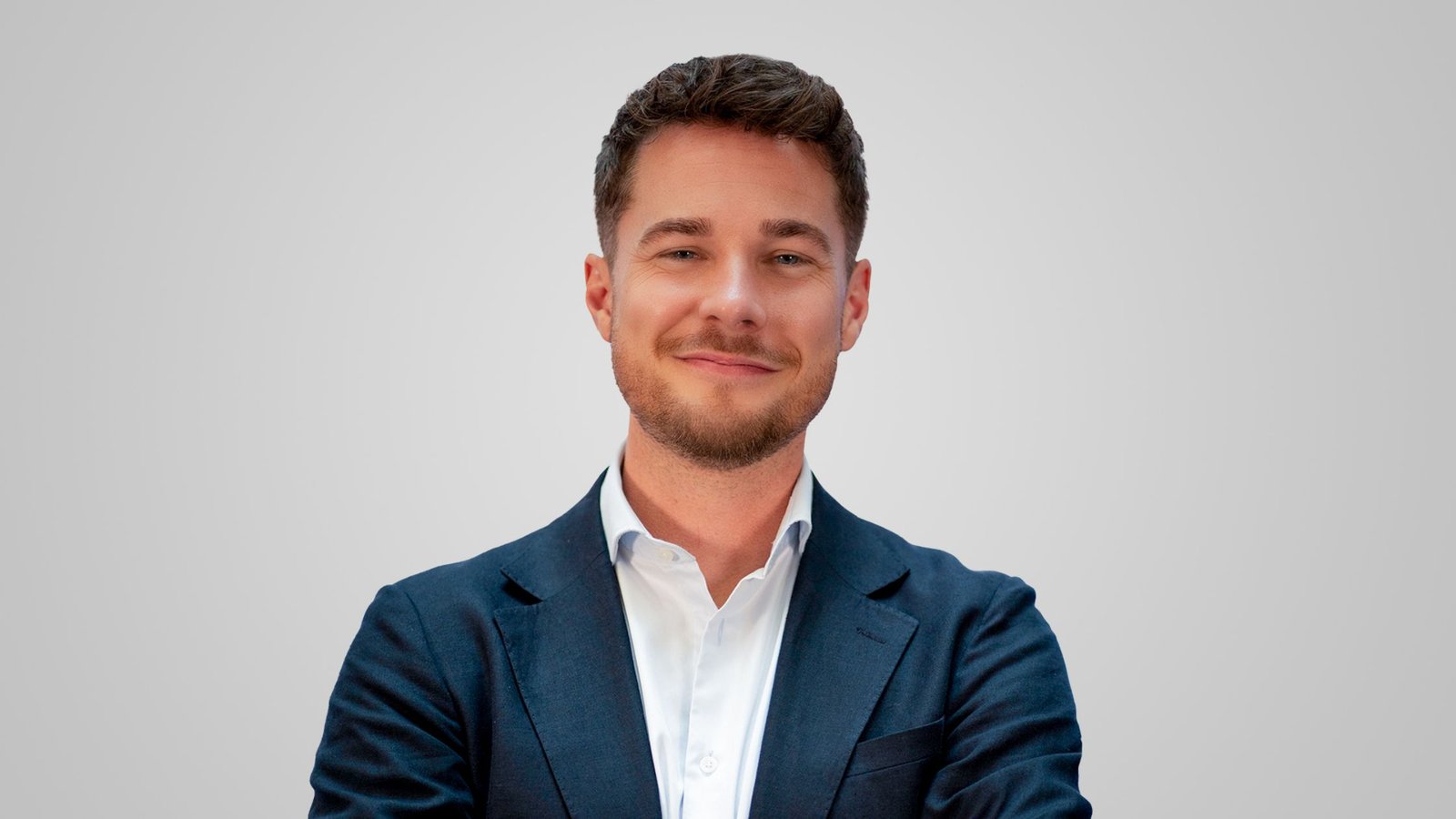 Alex Armstrong GB News: Life, Career, and TV Ascent