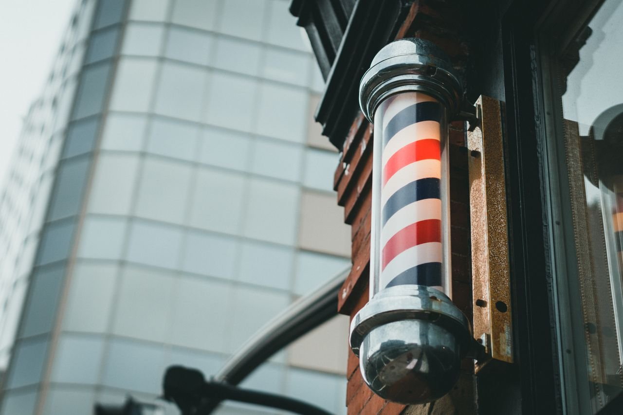 Why a Full-Service Barbershop Beats a Quick Chop