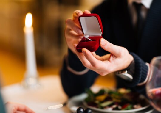 What’s Best For Your Engagement Ring: Lab Diamonds or Moissanite?