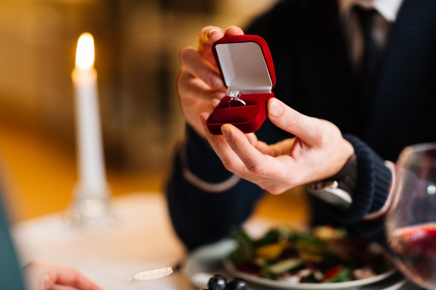 What’s Best For Your Engagement Ring: Lab Diamonds or Moissanite?