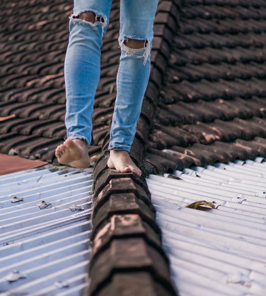 How to Spot the Flat Roof Issues That Houston’s Climate Triggers