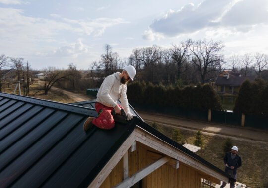 How Can Homeowners Identify Early Signs of Tile Roof Damage?