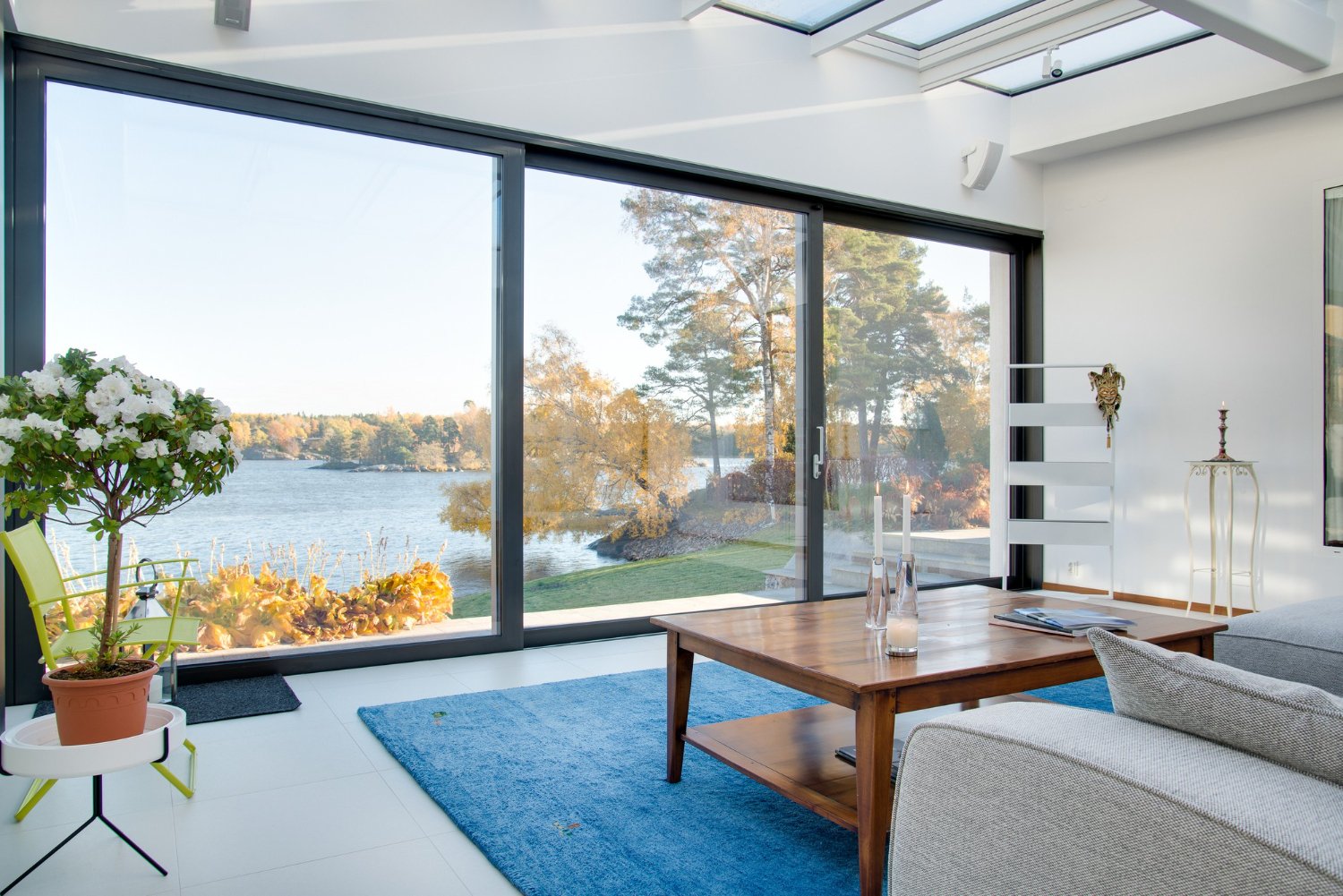 Importance of Weather-Resistant Bifold Doors for Modern Coastal Homes