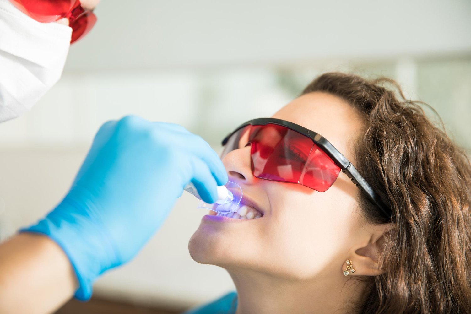 What Professional Teeth Whitening Removes That Toothpaste Cannot in Edison