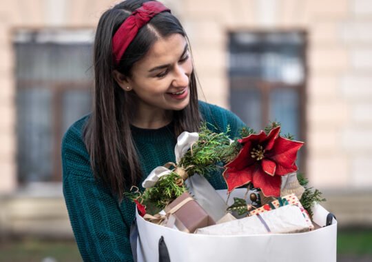 The Way Delivery Services Combine Birthday Bouquets and Gift Baskets