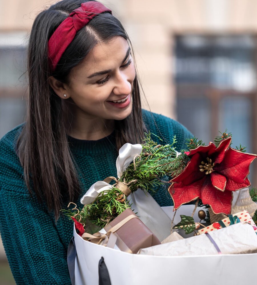 The Way Delivery Services Combine Birthday Bouquets and Gift Baskets