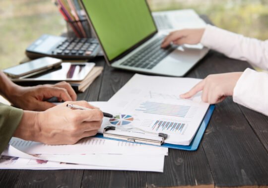 How Implementing A Payroll Tax Compliance Guide Streamlines Business Operations