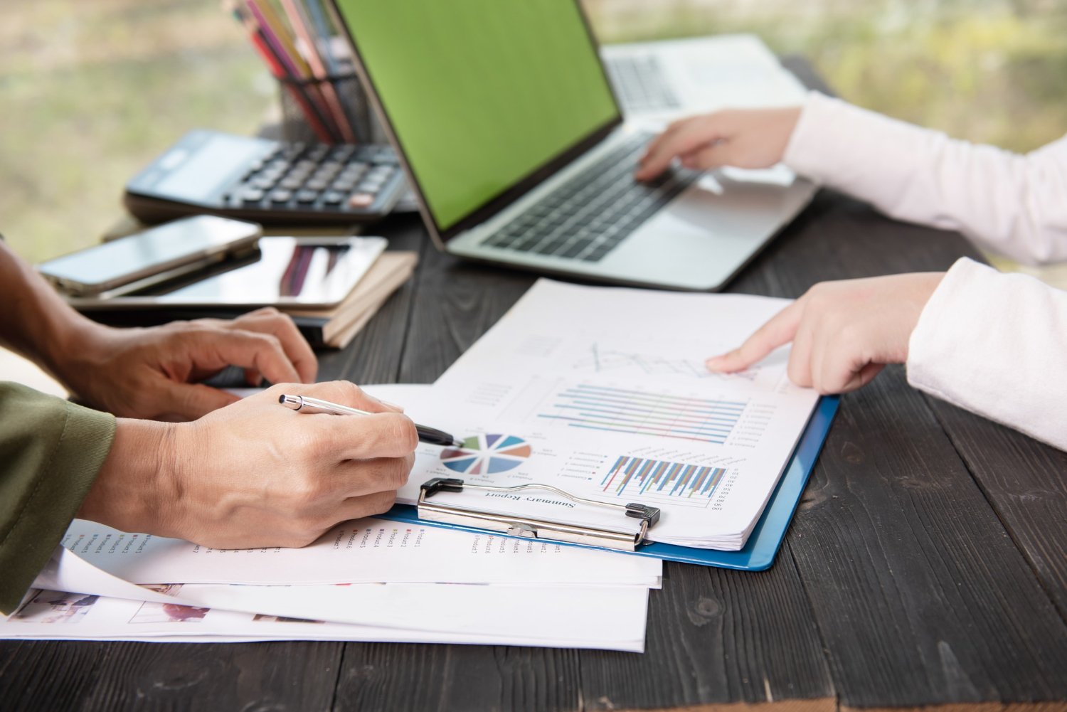 How Implementing A Payroll Tax Compliance Guide Streamlines Business Operations