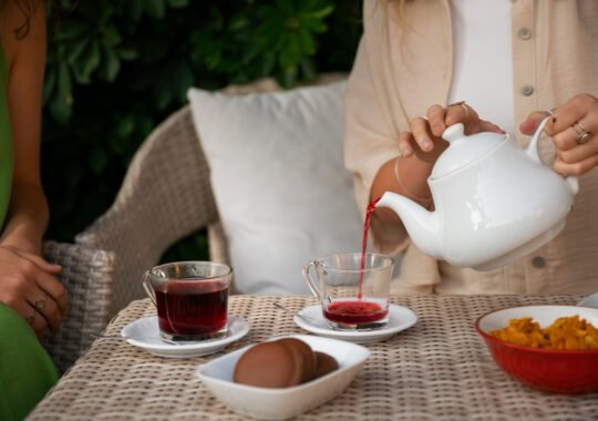 The Rising Popularity of Earthy Root Teas in Modern Culinary Experiences